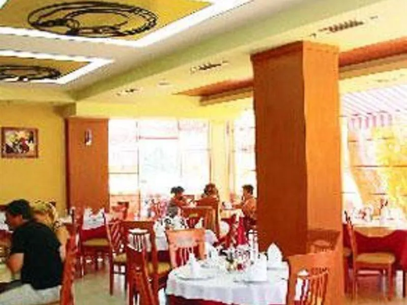 Rafaelo Shengjin Hotel